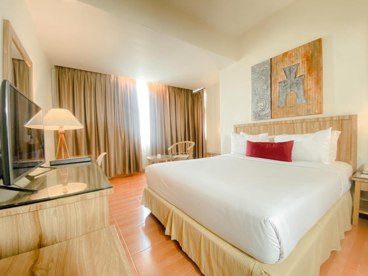 Grand Zuri Dumai Hotel Bagian luar foto
