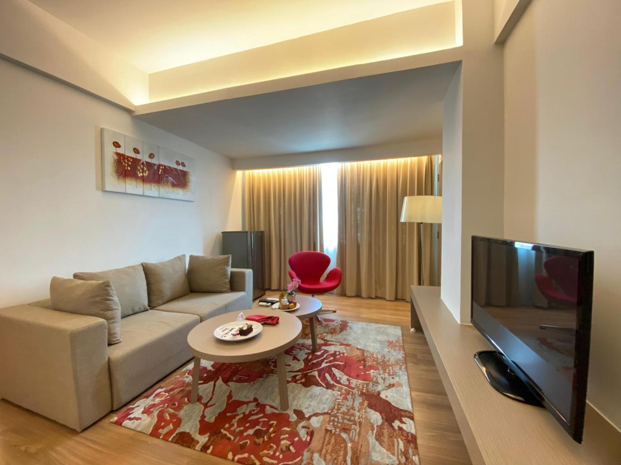 Grand Zuri Dumai Hotel Bagian luar foto