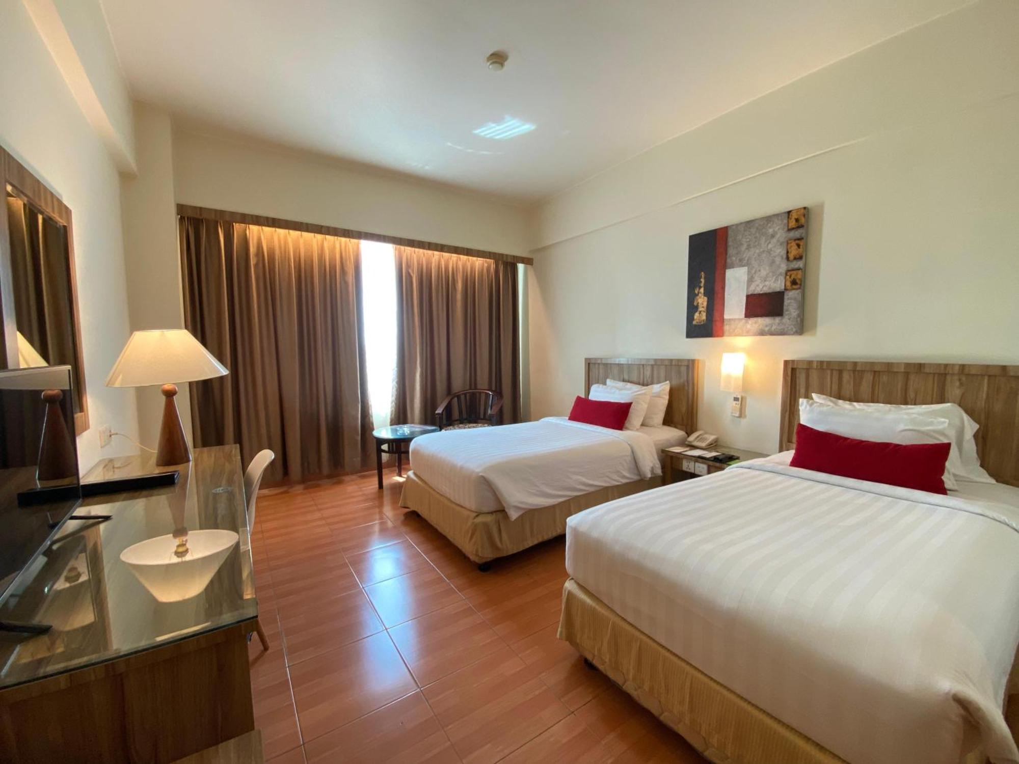 Grand Zuri Dumai Hotel Bagian luar foto