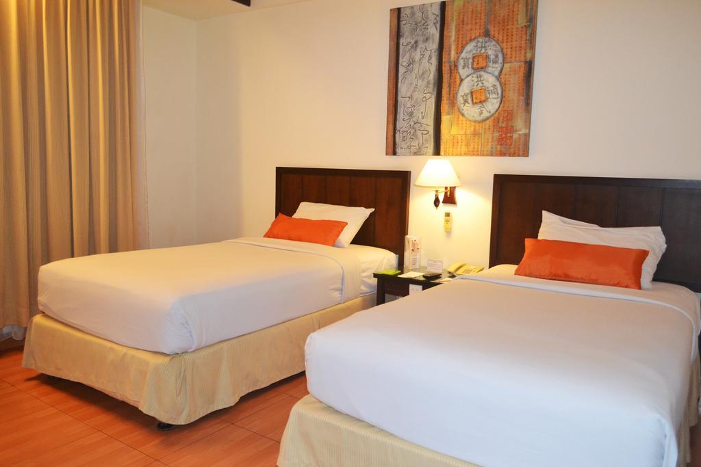 Grand Zuri Dumai Hotel Bagian luar foto