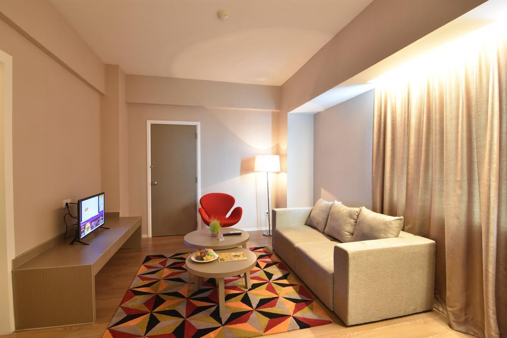 Grand Zuri Dumai Hotel Bagian luar foto